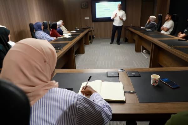 ادارة عمليات كلية الهندسة والتكنولوجيا